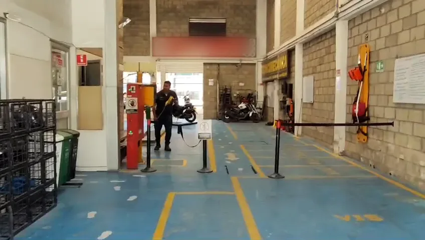 Zona de revisión técnico-mecánica de motos de TECNOMECÁNICA GIRÓN MOTOS en Girón, Santander